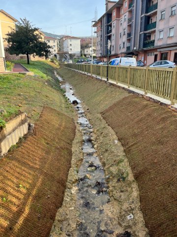 Finalizan las obras del rio Olazar y se ha naturalizado el entorno   