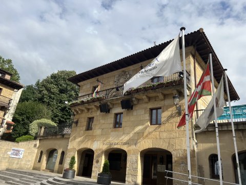 Lezoarrek duten iritzia jakin nahi du Lezoko Udalak  