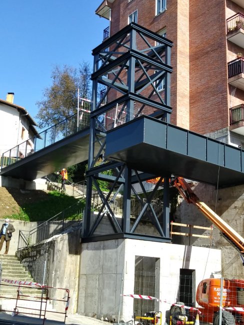 El ascensor de Ijurko en construcción