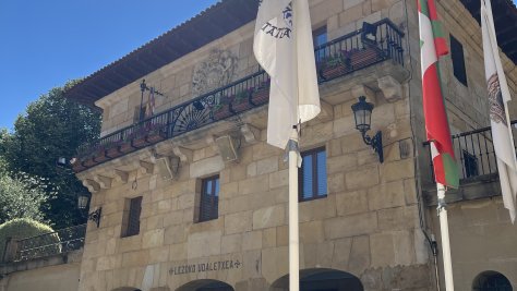 Puente en el Ayuntamiento de Lezo