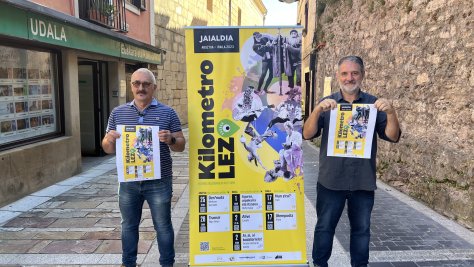 El concejal Jon Legorburu y el técnico Xanti Val han presentado la cuarta edición de Kilometro Lezo  