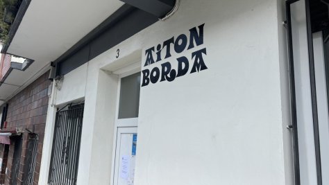 AITONA-AMONEN BORDA TABERNA USTIATZEKO LEHIAKETA IREKI DU UDALAK